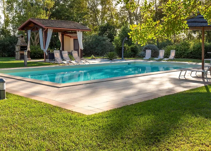 Morena With Exclusive Swimming Pool And Large Garden Villa