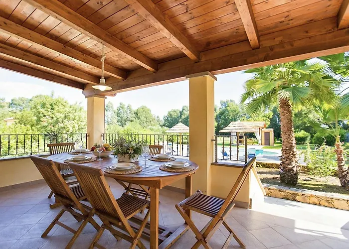 Morena With Exclusive Swimming Pool And Large Garden *