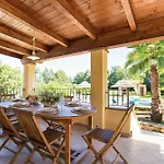 Morena With Exclusive Swimming Pool And Large Garden *