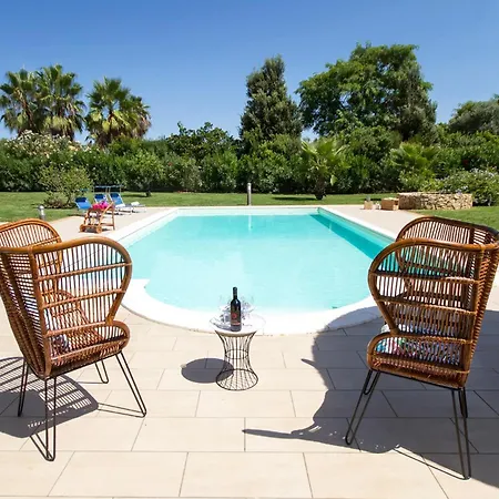 Morena With Exclusive Swimming Pool And Large Garden