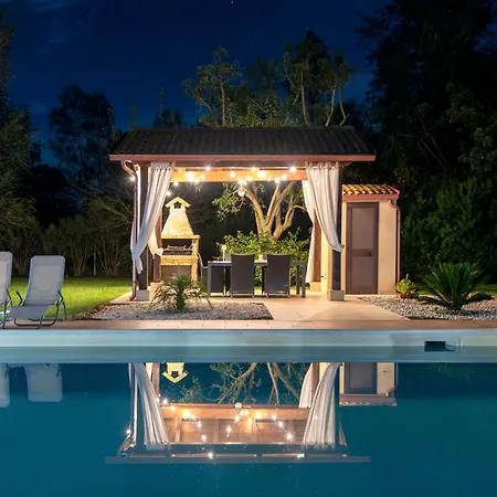 Villa Morena With Exclusive Swimming Pool And Large Garden