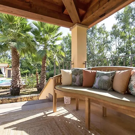 Morena With Exclusive Swimming Pool And Large Garden *