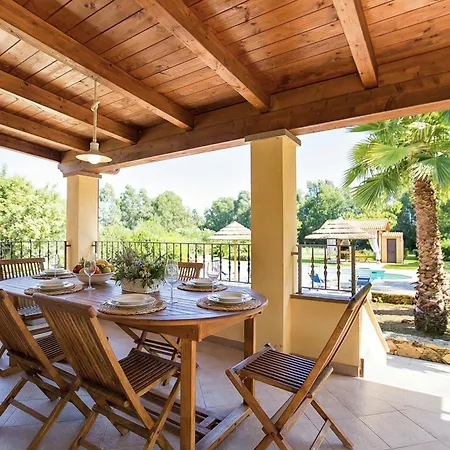 Morena With Exclusive Swimming Pool And Large Garden *