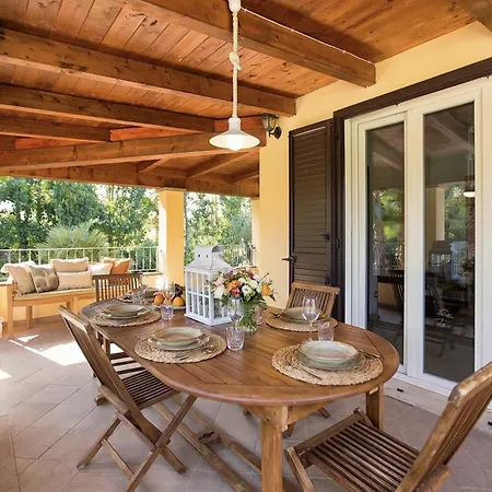 Morena With Exclusive Swimming Pool And Large Garden