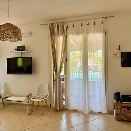 Morena With Exclusive Swimming Pool And Large Garden Villa