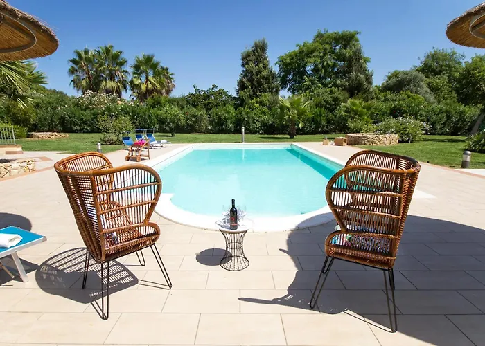 Morena With Exclusive Swimming Pool And Large Garden