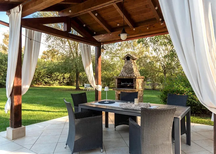 Morena With Exclusive Swimming Pool And Large Garden *