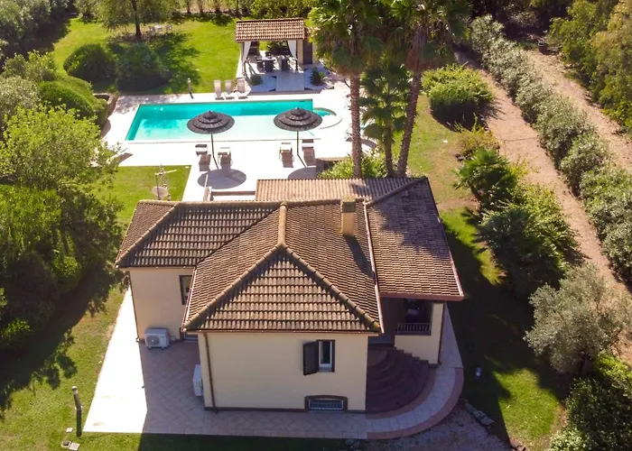 Morena With Exclusive Swimming Pool And Large Garden Villa *
