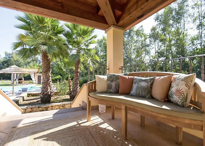 Morena With Exclusive Swimming Pool And Large Garden *