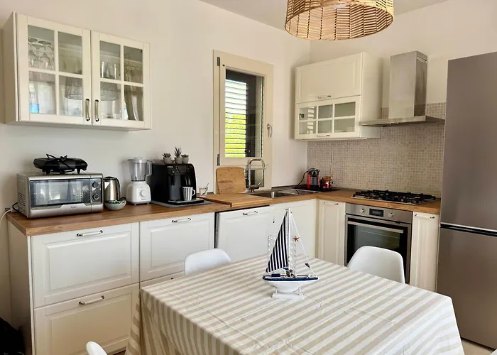 Morena With Exclusive Swimming Pool And Large Garden Villa