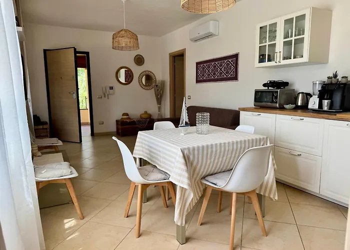 Morena With Exclusive Swimming Pool And Large Garden